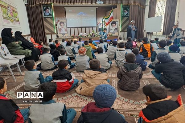 بزرگداشت مقام مادران شاهد در دبستان شاهد آقامصطفی خمینی کاشمر