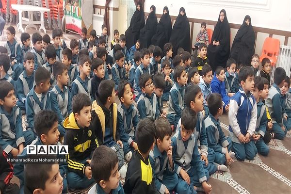 بزرگداشت مقام مادران شاهد در دبستان شاهد آقامصطفی خمینی کاشمر