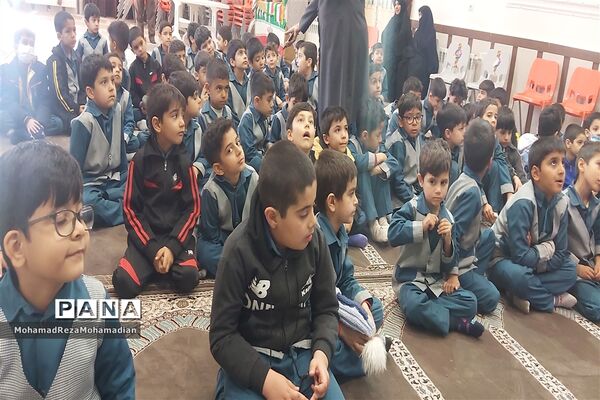 بزرگداشت مقام مادران شاهد در دبستان شاهد آقامصطفی خمینی کاشمر