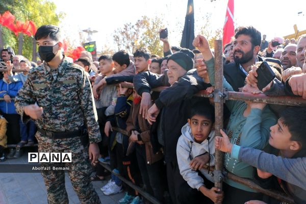 جلوه‌هایی از حضور نوجوانان و جوانان در مراسم وداع با لاله‌های فاطمی