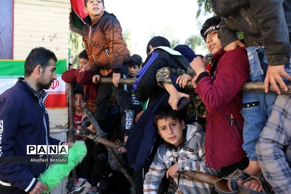 جلوه‌هایی از حضور نوجوانان و جوانان در مراسم وداع با لاله‌های فاطمی