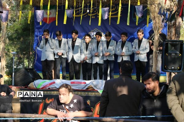 جلوه‌هایی از حضور نوجوانان و جوانان در مراسم وداع با لاله‌های فاطمی