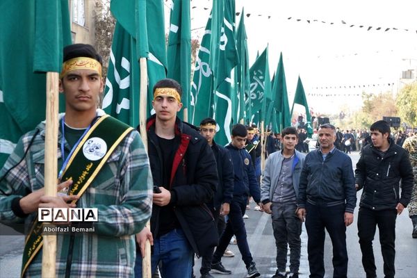 جلوه‌هایی از حضور نوجوانان و جوانان در مراسم وداع با لاله‌های فاطمی