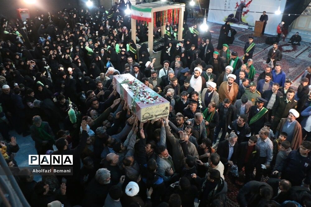جلوه‌هایی از حضور نوجوانان و جوانان در مراسم وداع با لاله‌های فاطمی