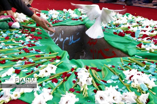 جلوه‌هایی از حضور نوجوانان و جوانان در مراسم وداع با لاله‌های فاطمی