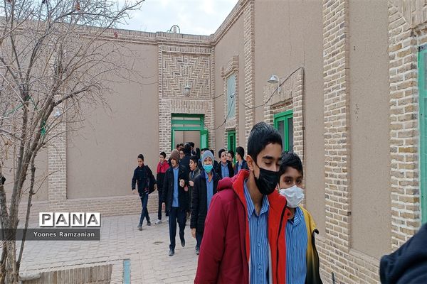 بازدید دانش‌آموزان مدرسه زنده یاد زرتاش ( مرتضوی) خلیل آباد از امارت تاریخی وزیر پناه