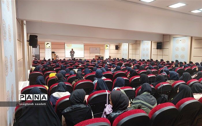 قدرت تفکر انسان را به رشد و بالندگی می‌رساند