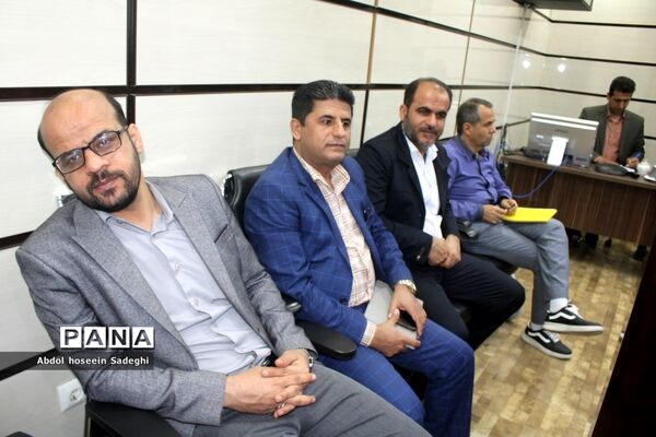 جلسه هم اندیشی مدیرکل آموزش و پرورش استان بوشهر با روسای ادارات داخلی و کارشناس مسئولان اداره کل