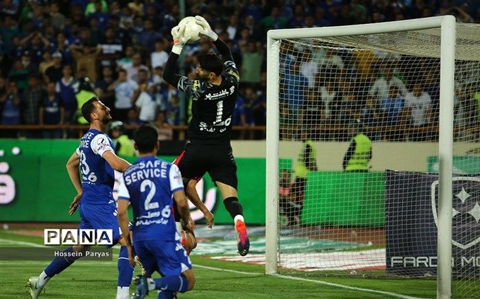 سر استقلال را نبرند قهرمان می‌شود