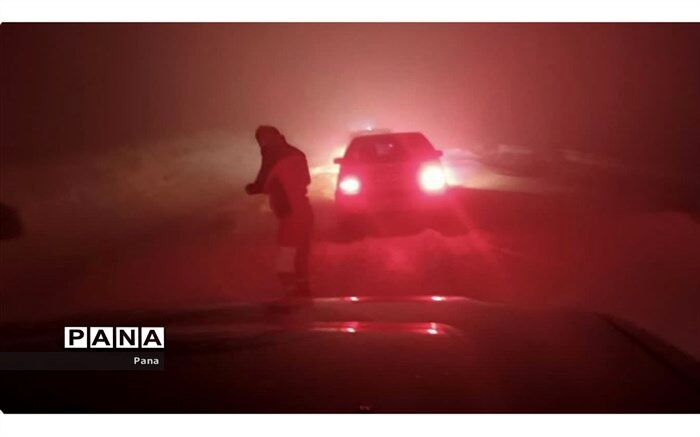امدادرسانی به هموطنان گرفتار در کولاک ورزقان و شبستر