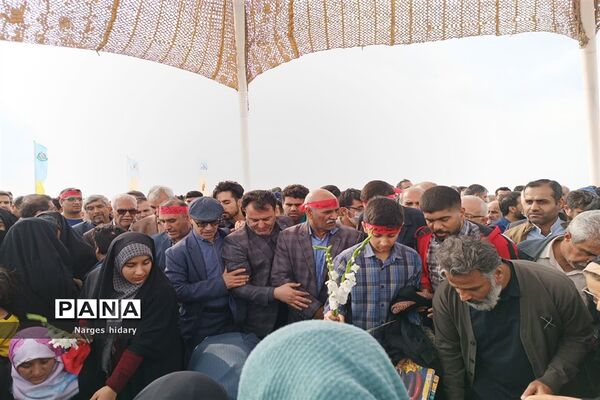 مراسم تشییع و تدفین شهید گمنام  هشت سال دفاع مقدس در بام فرهنگی امیدیه