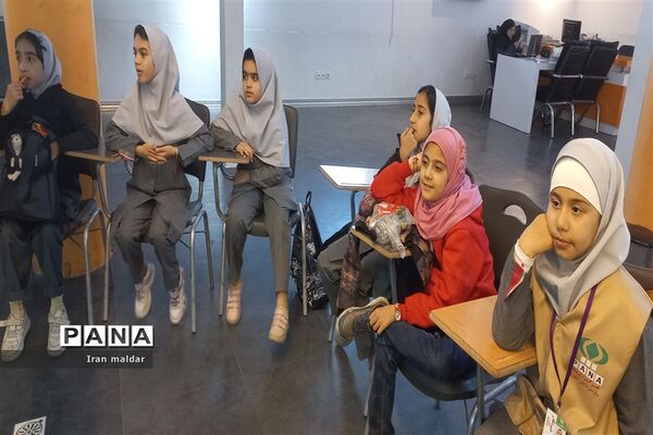 بازدید دانش‌آموزان دبستان لطیفه از انگاریوم دانشگاه فردوسی