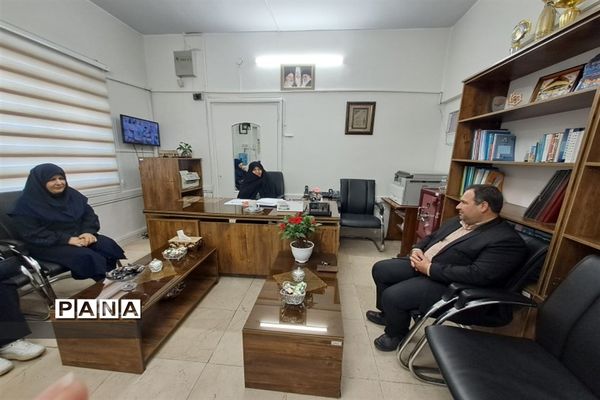 تقدیر از مدارس فعال در جذب تشکیلات پیشتازان منطقه ۱۰