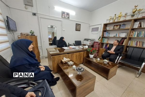 تقدیر از مدارس فعال در جذب تشکیلات پیشتازان منطقه ۱۰