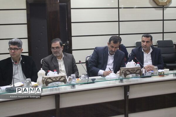 نشست تبیین برنامه‌ها و سیاست‌های صندوق ذخیره فرهنگیان در بوشهر