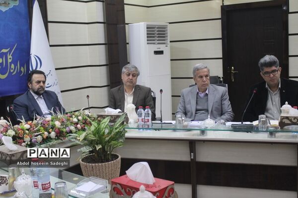 نشست تبیین برنامه‌ها و سیاست‌های صندوق ذخیره فرهنگیان در بوشهر