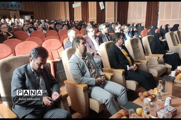 جلسه هم‌اندیشی مدیران مدارس قرچک و پیشوا در شهرستان قرچک