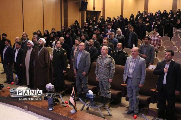 مراسم تقدیر از برگزیدگان جشنواره ملی فیلمنامه نویسی در قم