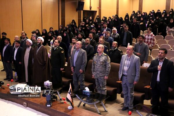 مراسم تقدیر از برگزیدگان جشنواره ملی فیلمنامه نویسی در قم