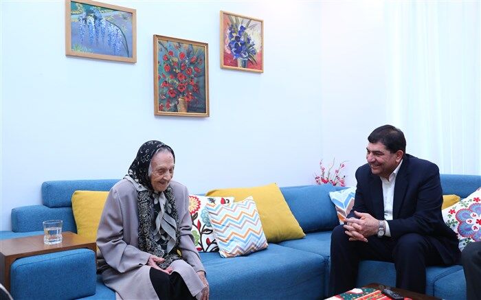 دیدار و گفت‌وگوی مخبر با خانواده شهید ارمنی تومانیان