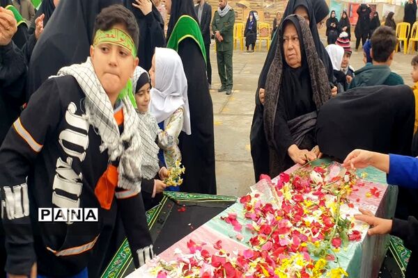 مراسم استقبال از شهید گمنام در دبستان شهید قدوسی کلوده