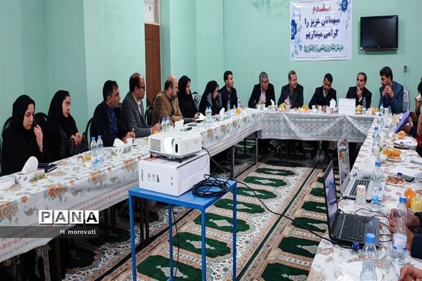 بازدید از کاشت قارچ و  گلخانه کاشت و پرورش خیار در هنرستان کشاورزی هاشمی نژاد شهر آشخانه