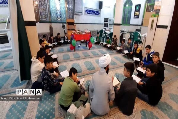 برگزاری کلاس‌های تربیتی برای دانش‌آموزان منتخب در پایگاه بسیج شهید باقری