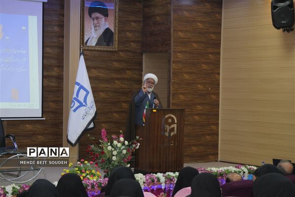 آیین رونمایی از مجموعه کتاب ره‌نامه رهبر معظم انقلاب