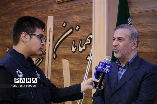 آیین رونمایی از مجموعه کتاب ره‌نامه رهبر معظم انقلاب