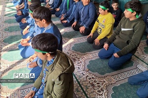 حضور پرشور دانش‌آموزان در نماز جماعت مدارس ناحیه 2 شهرری