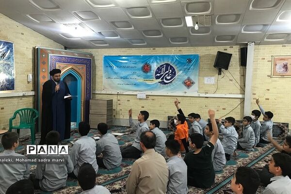 حضور پرشور دانش‌آموزان در نماز جماعت مدارس ناحیه 2 شهرری