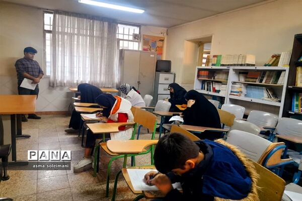 برگزاری فینال مسابقه حفظ حافظ در پژوهش‌سرای شهید احمدی روشن