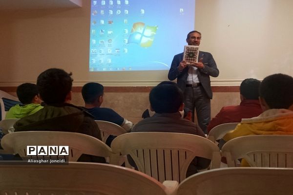 اردوی دانش‌آموزان آموزشگاه‌های شیخ جنید و علامه طباطبایی در دارالقرآن شهرستان پیشوا