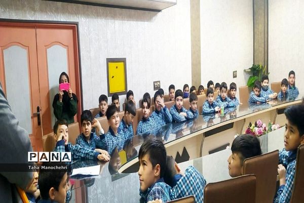 تقدیر از دانش‌آموزان پژوهشگر در زمینه علمی و فرهنگی و مقاله‌نویس آموزشگاه علامه‌طباطبایی