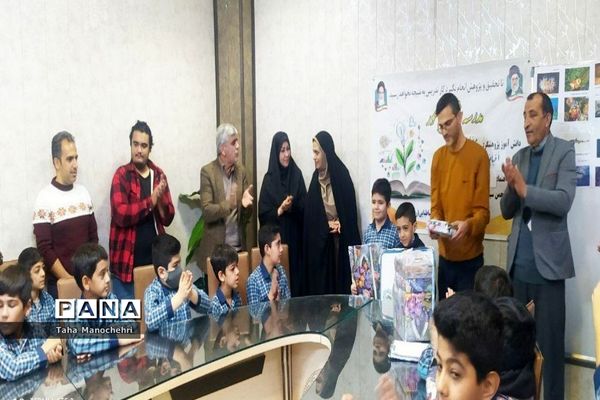 تقدیر از دانش‌آموزان پژوهشگر در زمینه علمی و فرهنگی و مقاله‌نویس آموزشگاه علامه‌طباطبایی