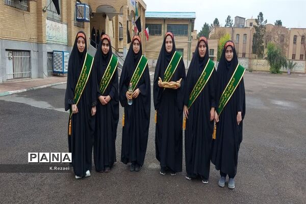 جلوه هایی از ارادت دانش‌آموزان مدارس قم به اهل بیت(ع) و شهدا-1