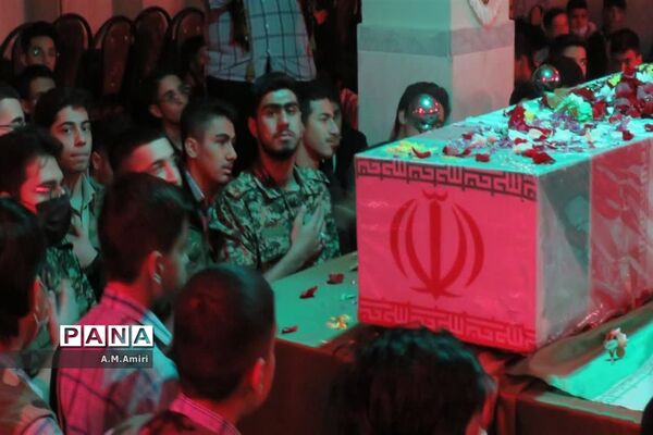 جلوه هایی از ارادت دانش‌آموزان مدارس قم به اهل بیت(ع) و شهدا-1