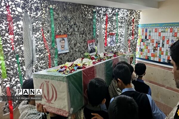 جلوه هایی از ارادت دانش‌آموزان مدارس قم به اهل بیت(ع) و شهدا-1