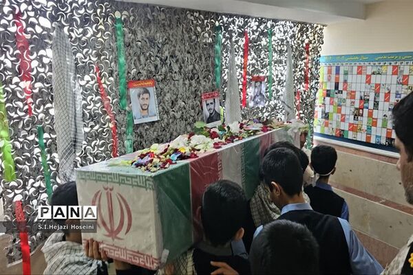 جلوه هایی از ارادت دانش‌آموزان مدارس قم به اهل بیت(ع) و شهدا-1