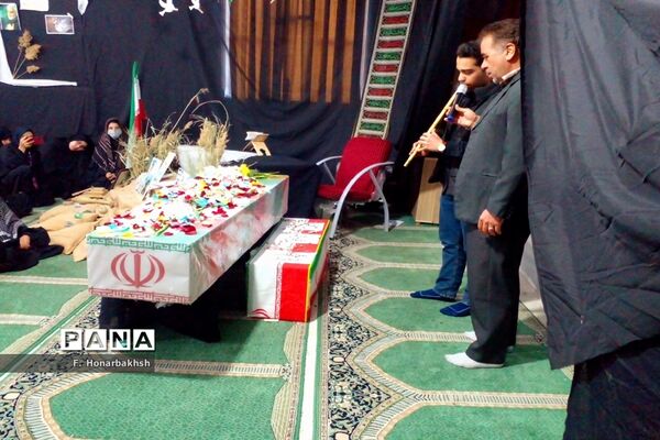جلوه‌هایی از ارادت دانش‌آموزان مدارس قم به اهل بیت(ع) و شهدا-2