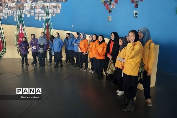 بازدید دانش‌آموزان ناحیه دو شهرری از باغ کتاب تهران