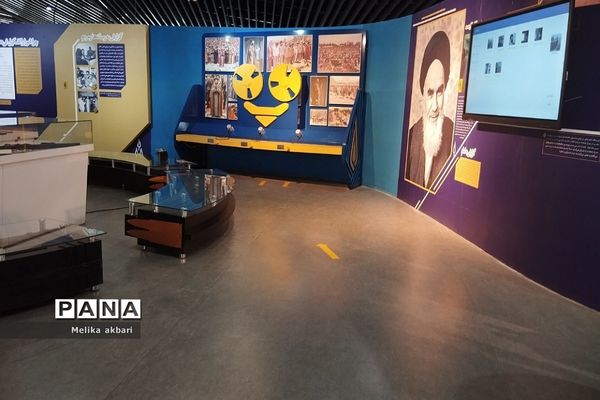 بازدید دانش‌آموزان ناحیه دو شهرری از باغ کتاب تهران