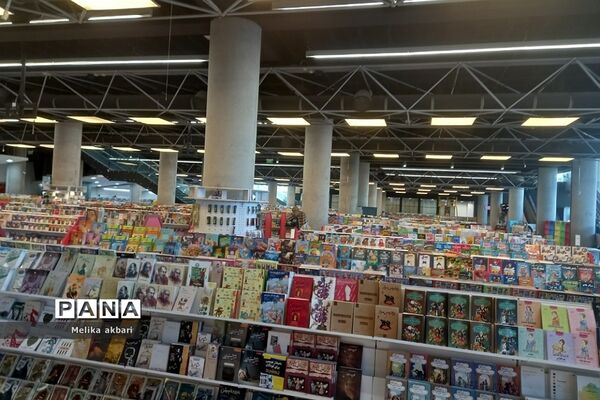 بازدید دانش‌آموزان ناحیه دو شهرری از باغ کتاب تهران