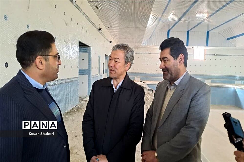 بازدید و پیگیری روند ساخت و تجهیز استخر دانش‌آموزی در قوچان