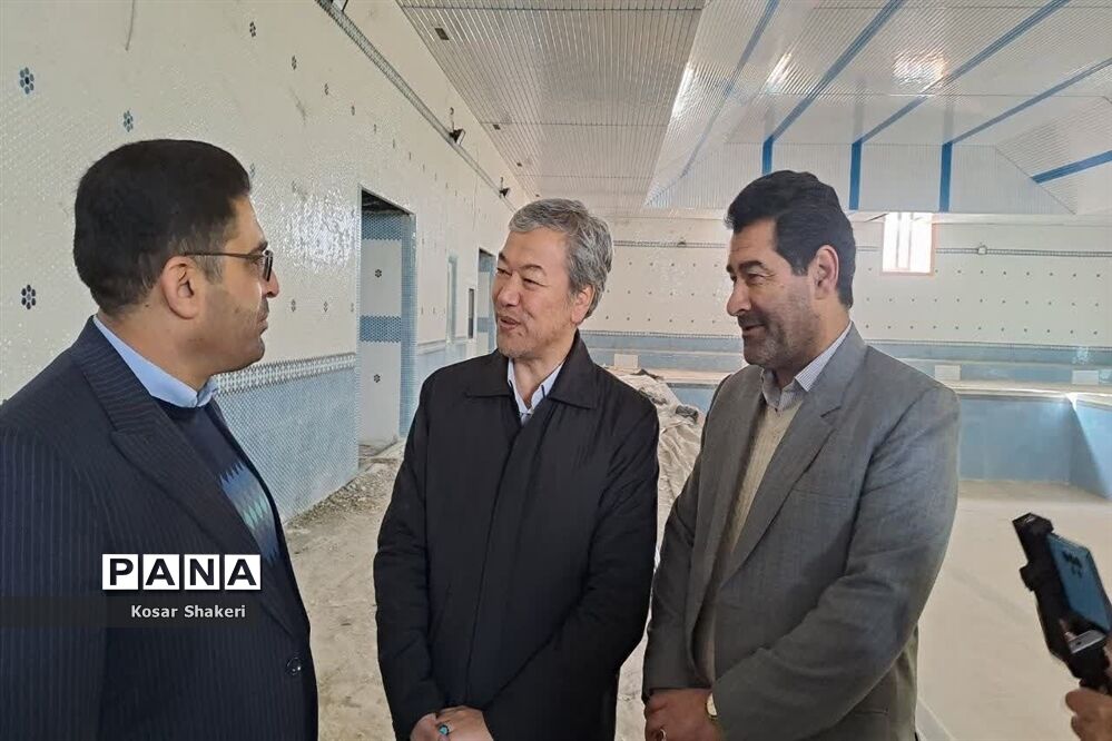 بازدید و پیگیری روند ساخت و تجهیز استخر دانش‌آموزی در قوچان
