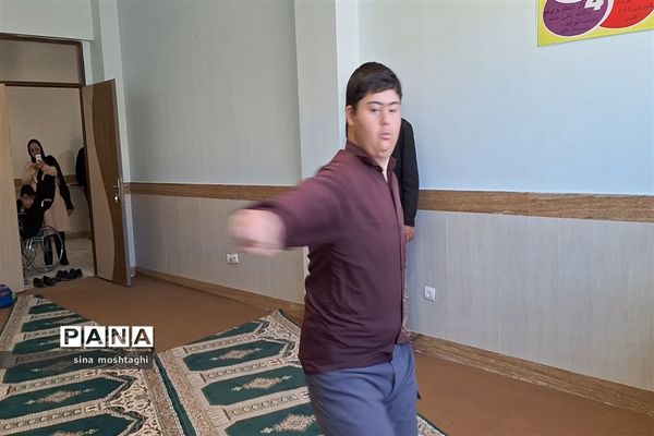 اجرای طرح شهید طوقانی با هدف آشنایی دانش‌آموزان پسر دوره دوم ابتدایی با ورزش زورخانه‌ای