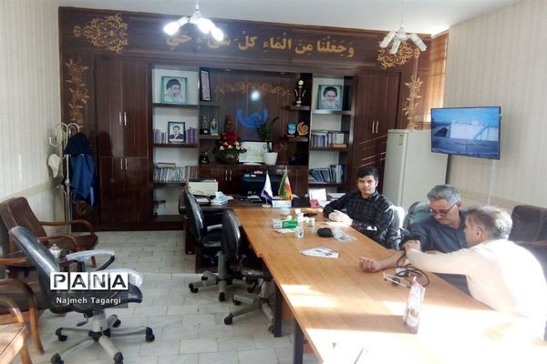 انجام آزمایش غربالگری قند و فشار خون در ادارات شهرستان مه ولات