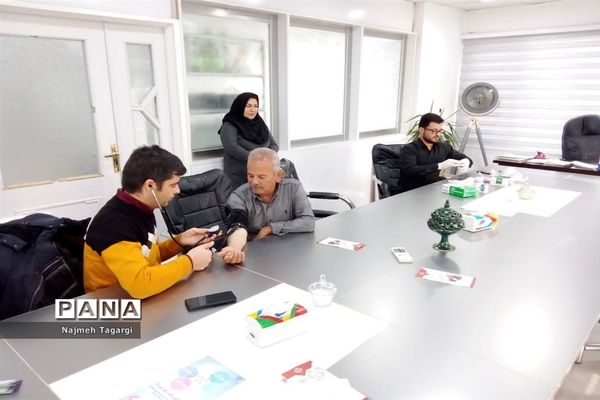 انجام آزمایش غربالگری قند و فشار خون در ادارات شهرستان مه ولات