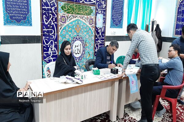 انجام آزمایش غربالگری قند و فشار خون در ادارات شهرستان مه ولات