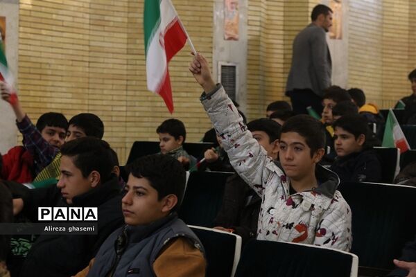 اجتماع بزرگ فرزندان حاج قاسم در استان مرکزی